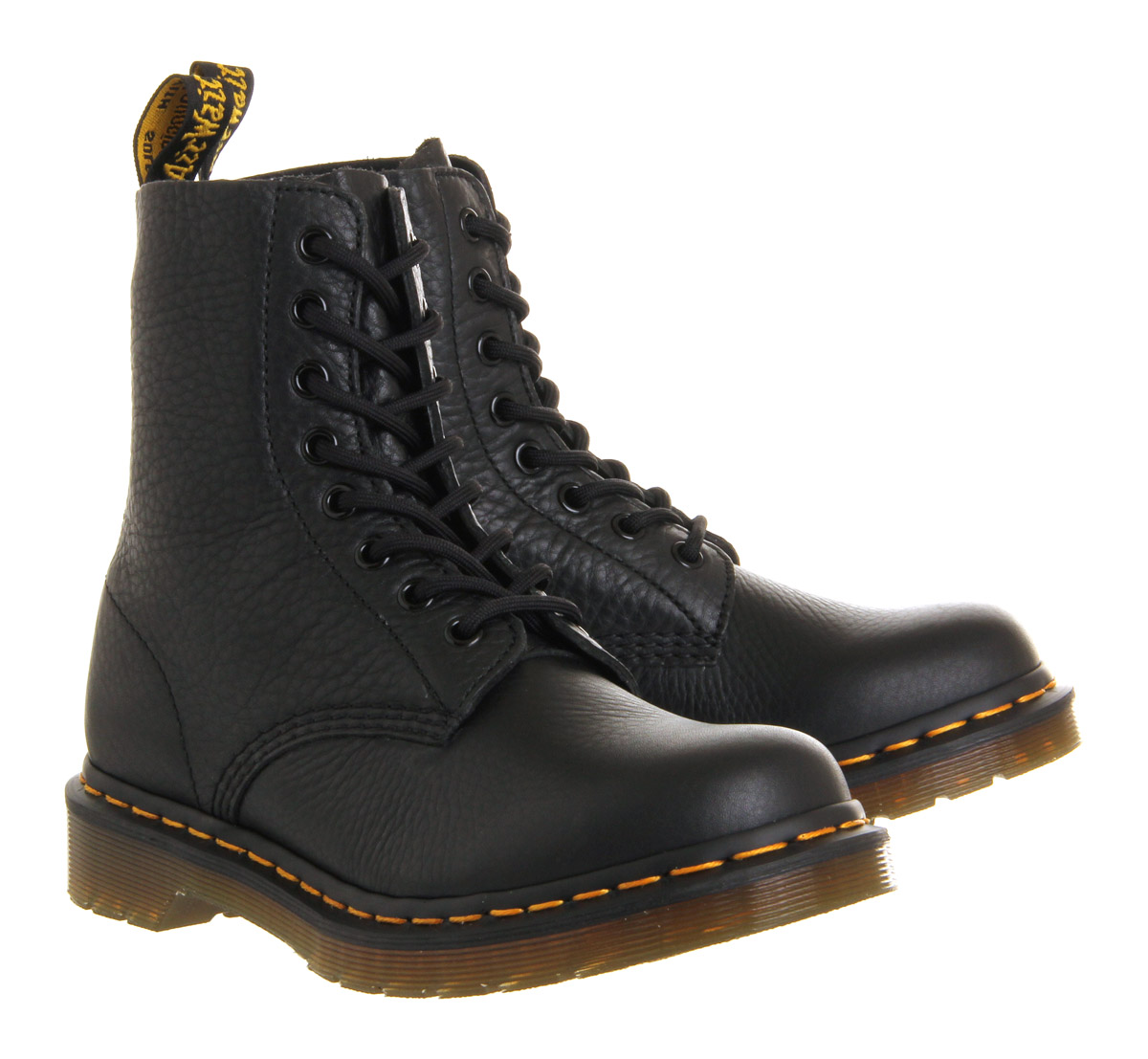 Dr. Martens8 Eyelet Lace Up BtBlack Elk Leather