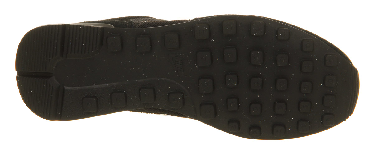 NikeNike InternationalistBlack Black White