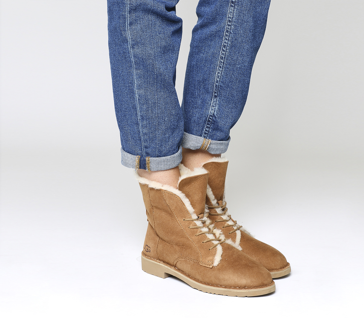 UGG Quincy Lace Up Chestnut Suede 