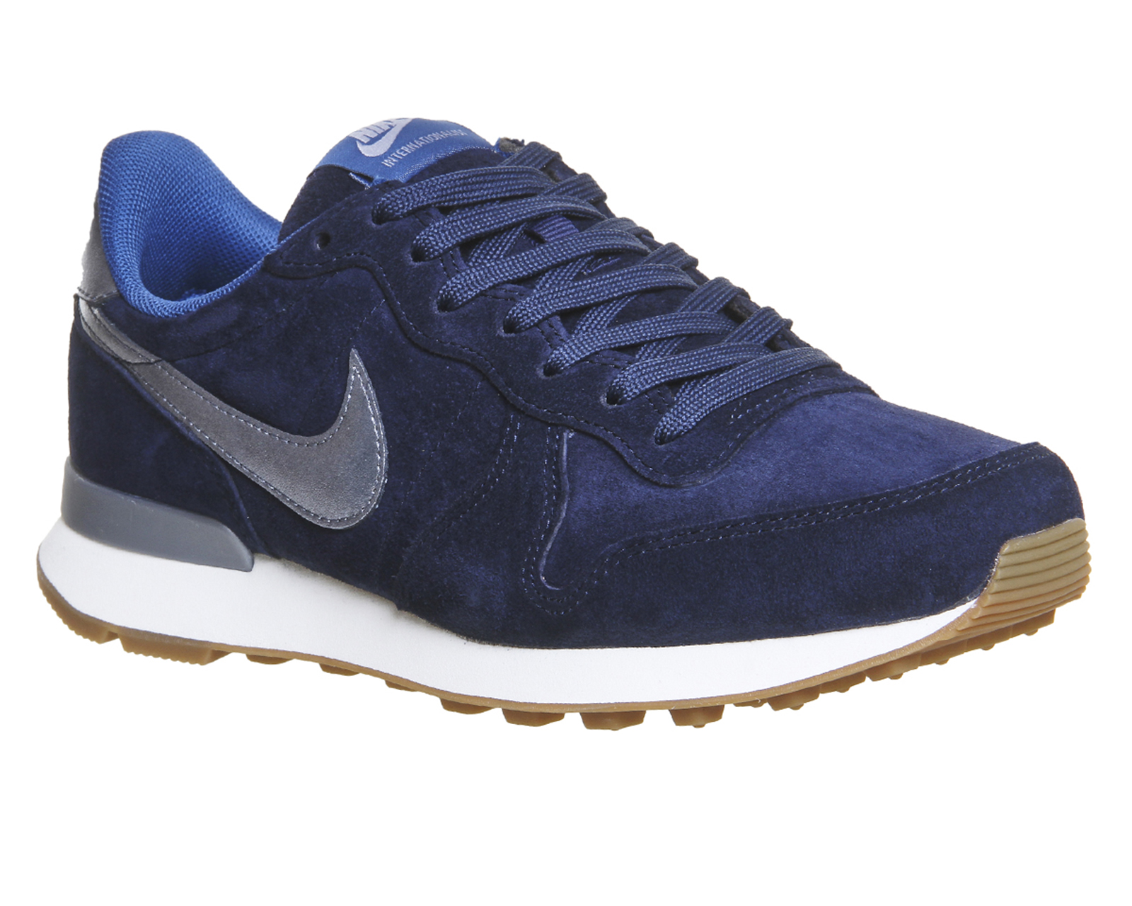 navy nike trainers