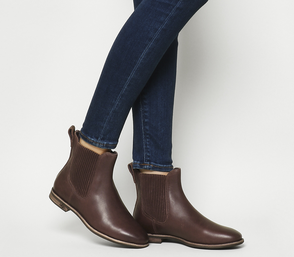 UGG Joey Chelsea Boot Chestnut Leather 