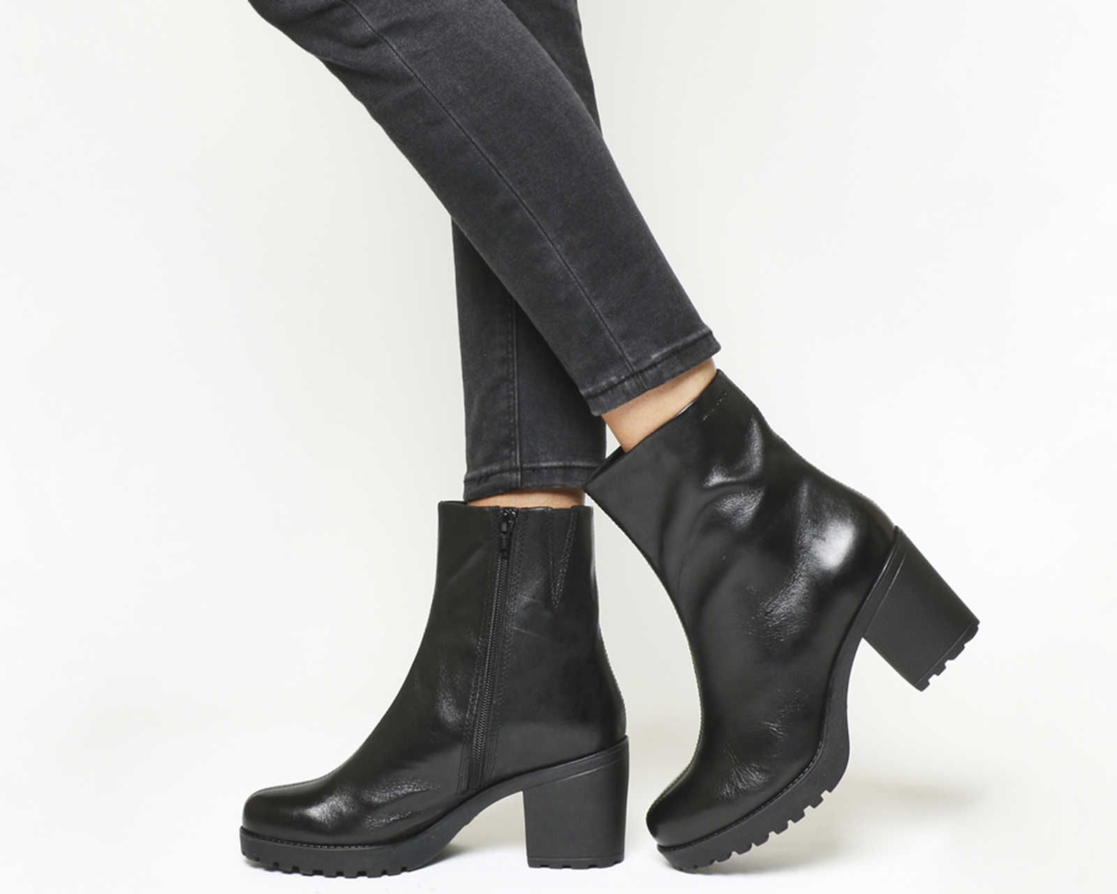Cut Boot Black Leather - Ankle Boots