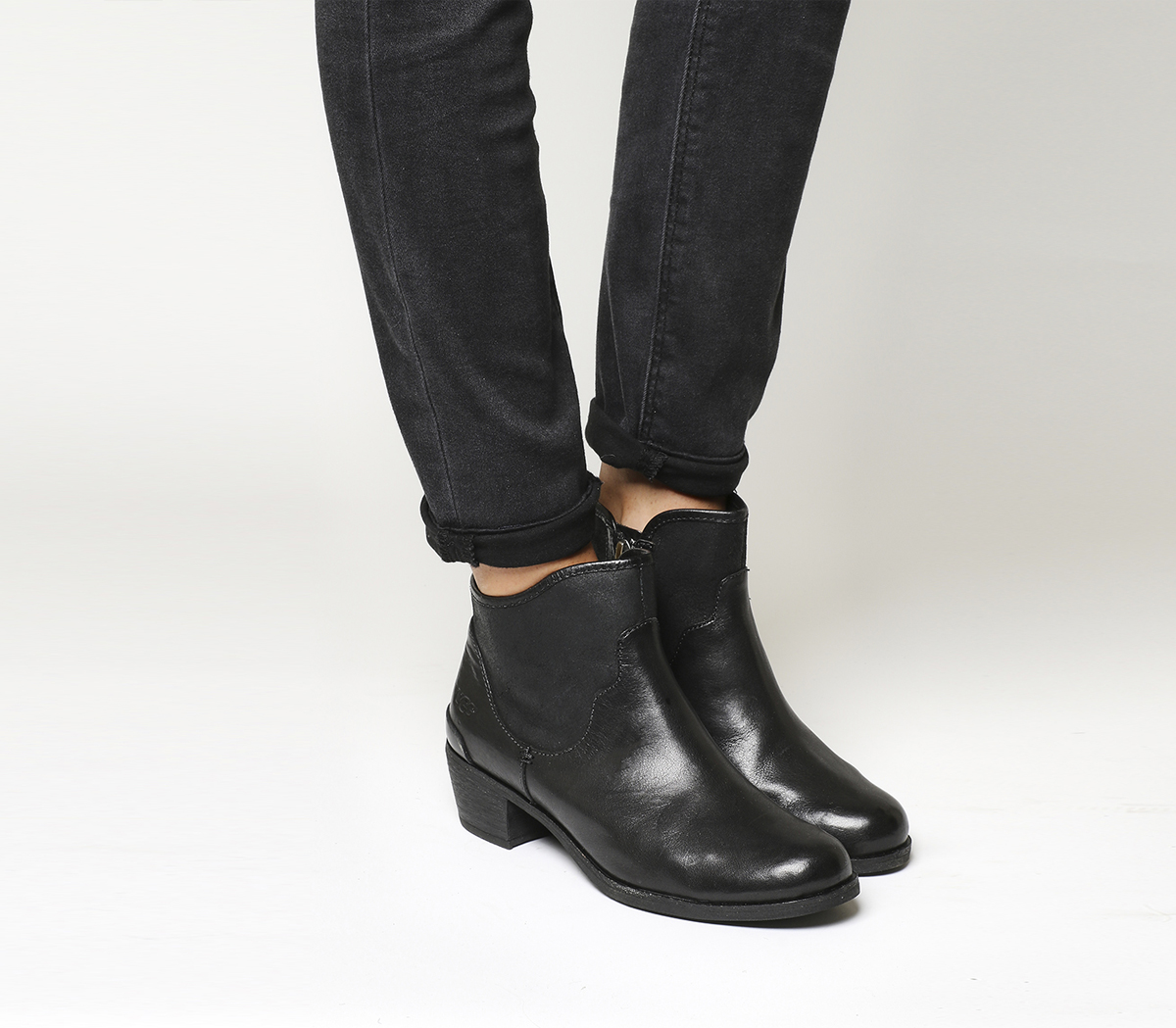 UGG Penelope Ankle Boots Black Leather 